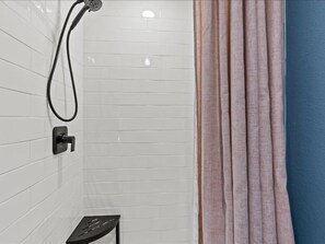 Shower, towels - Historic Downtown Studio with Private Garage (St. Augustine)