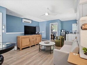 Smart TV, offices - Historic Downtown Studio with Private Garage (St. Augustine)