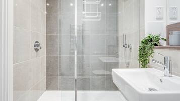 Apartment | Bathroom