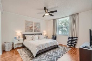 2 chambres, fer et planche à repasser, Wi-Fi, draps fournis