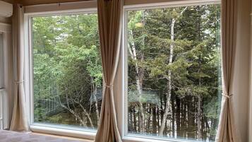 Rumah Mewah, 3 kamar tidur, dapur, pemandangan sungai | Pemandangan dari kamar