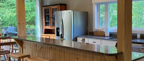 Luxury House, 3 Bedrooms, Kitchen, River View | Private kitchen