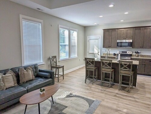 Private home w/ Modern-Cozy Vibes and Rural Charm