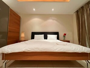 4 chambres, bureau, fer et planche à repasser, Wi-Fi gratuit