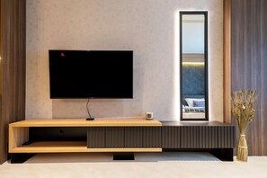 Luxury Apartment, Mountain View