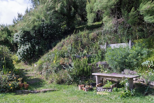 THATCHWAYS - Stunning traditional cottage overlooking the beach