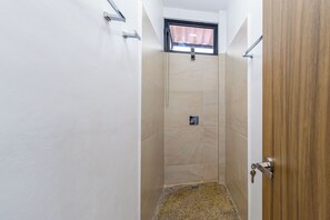 Shower, towels