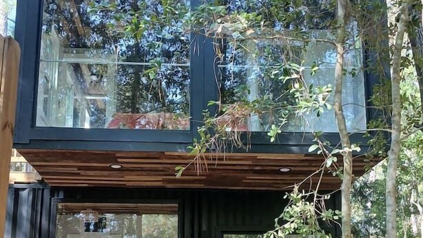 Terrace/patio - Waterfront Container House (Grimes County)