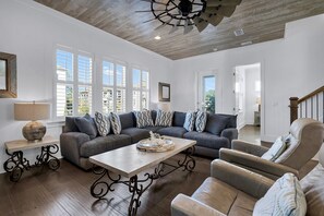 Smart TV, videojuegos y libros 