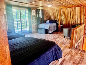 2 bedrooms, WiFi, bed sheets - PRIVATE RETREAT- 2br cabin on 40 acres surrounded by Wayne National Forest (Newport)