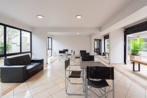 케이블 채널 시청이 가능한 32인치 LED TV