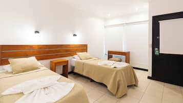 Quarto casal | 1 quarto, roupas de cama premium, edredons de pluma, cofres nos quartos