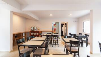 Petit déjeuner buffet compris tous les jours