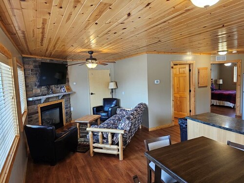 Cabin 10   2 bedroom in Isle with WiFi and stunning lake views on ground floor