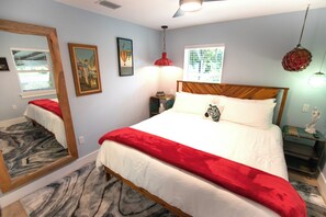 2 bedrooms, desk, iron/ironing board, WiFi