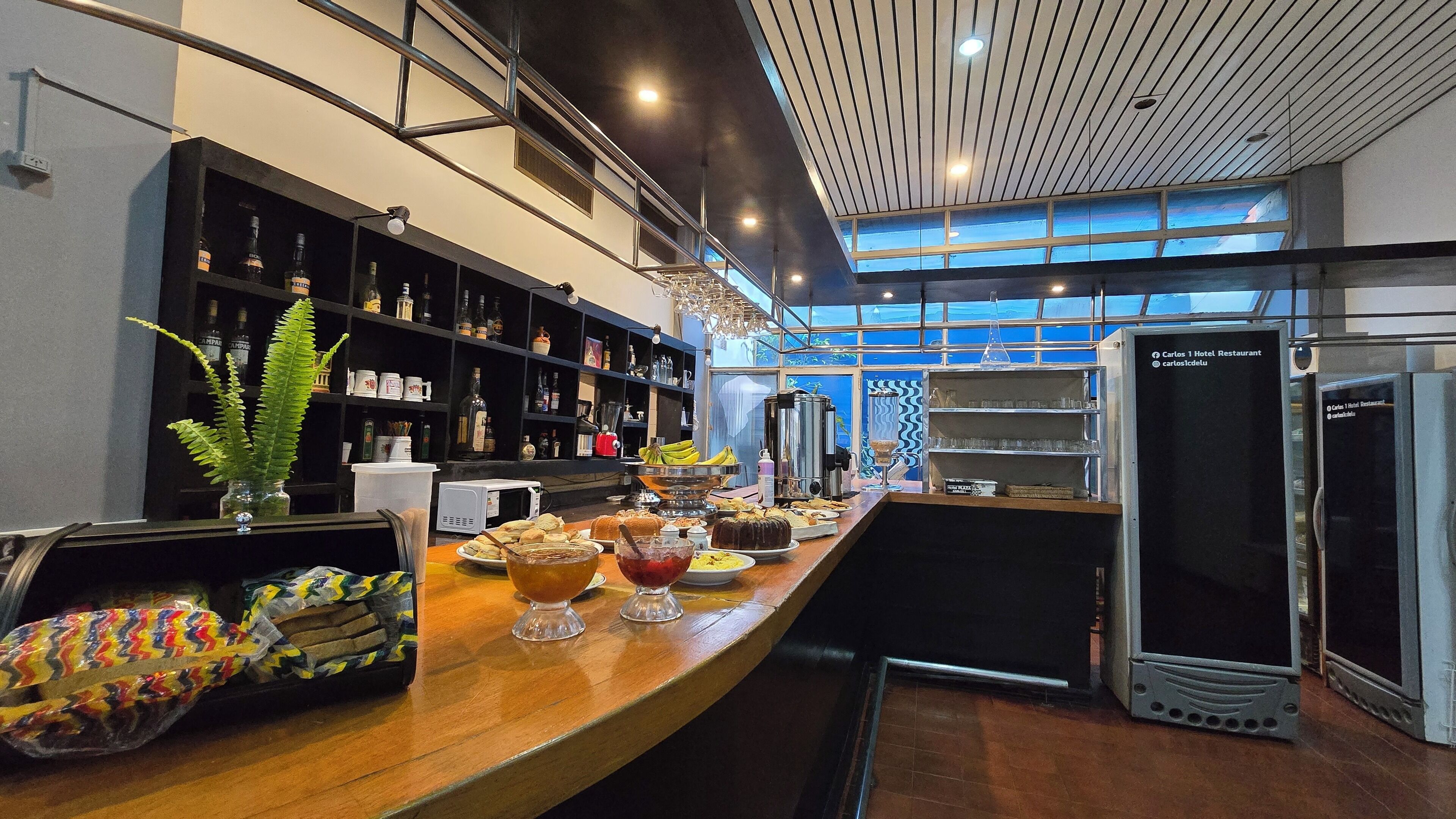 Free daily self-serve breakfast