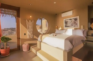 5 bedrooms, in-room safe, desk, iron/ironing board
