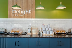 Breakfast area - Spark by Hilton Wilmington Carolina Beach Rd (Wilmington)