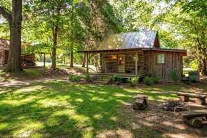 Exterior - The Moonshine Cabin at Green Frog Farm (Bells)