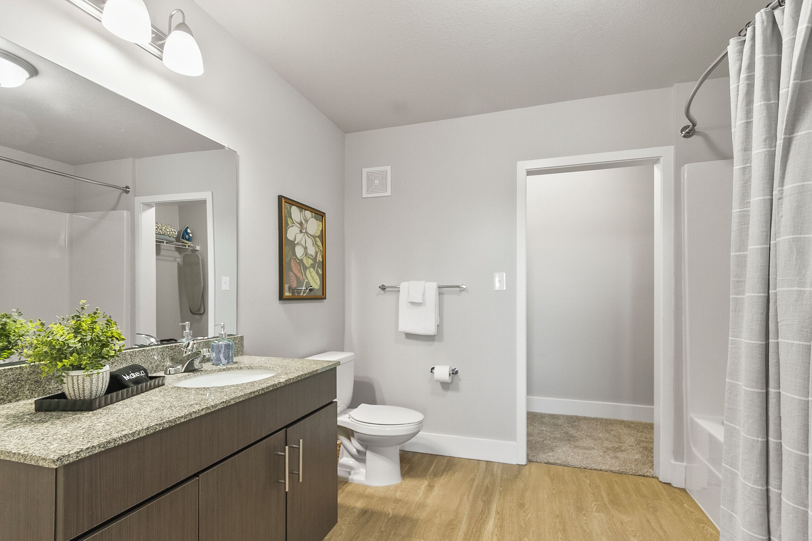 Sèche-cheveux, serviettes fournies