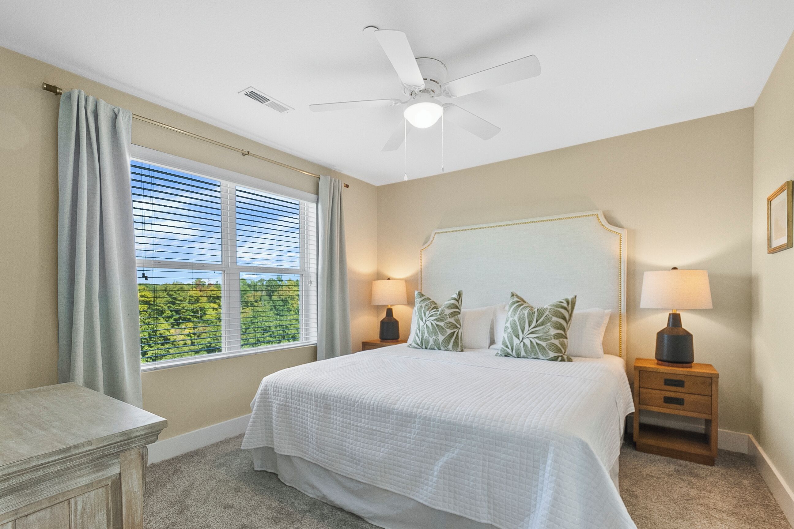 3 chambres, fer et planche à repasser, Wi-Fi gratuit, draps fournis