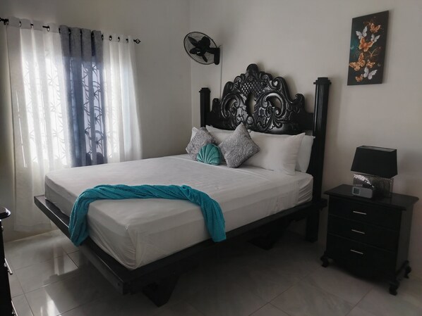 2 bedrooms, desk, iron/ironing board, free WiFi