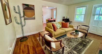 Charming 2-bedroom house with WiFi, Minutes from Masters & Downtown Augusta