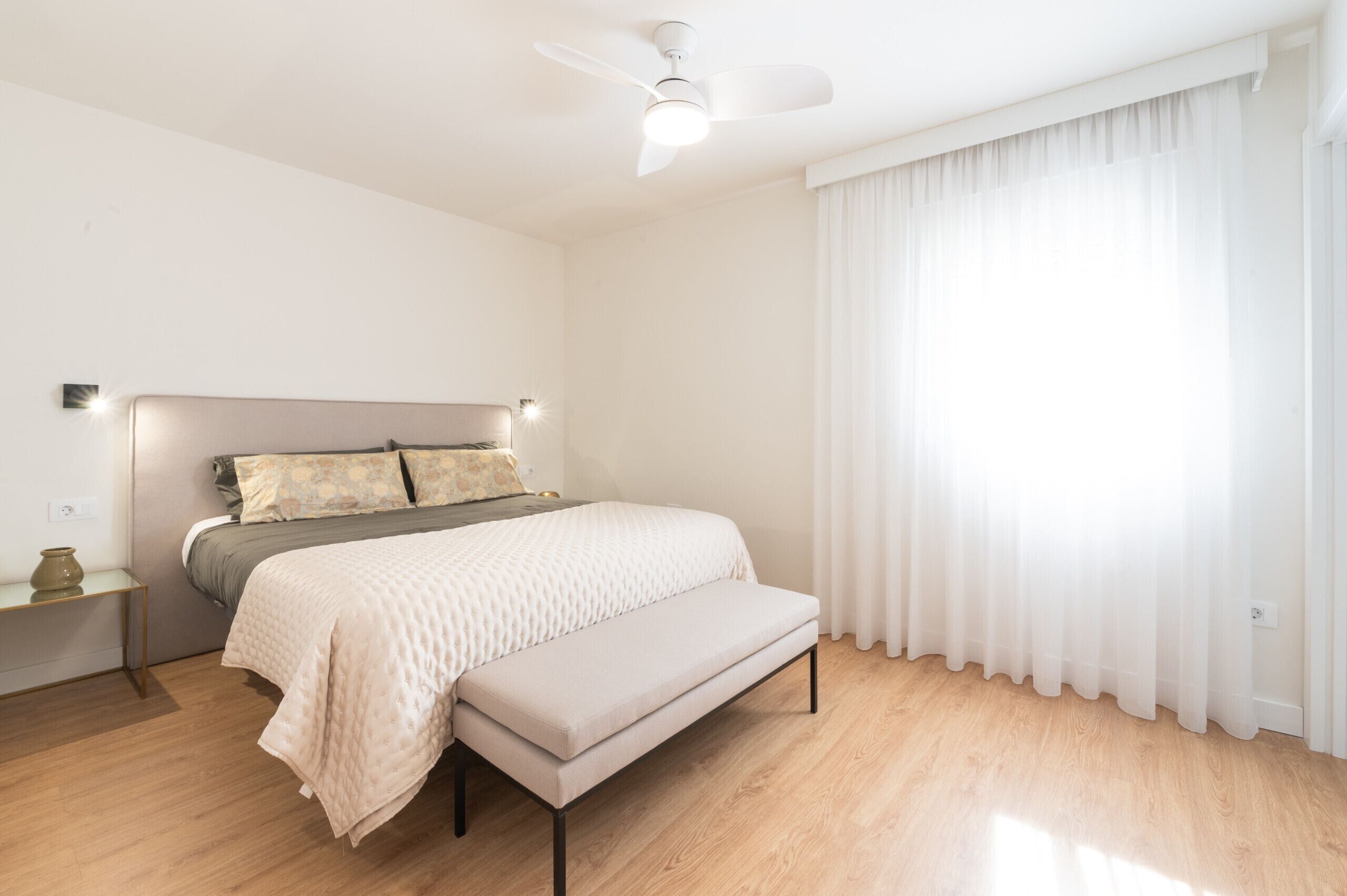 2 makuuhuonetta, silitysrauta/-lauta, ilmainen Wi-Fi, vuodevaatteet