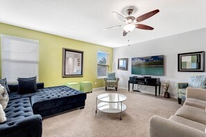 TV - 5 bed with spa and games room (Davenport)