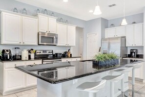 Fridge, microwave, oven, stovetop - 5 bed with spa and games room (Davenport)