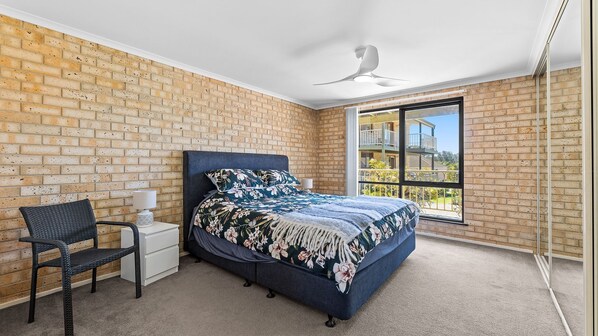 3 chambres, accès au Wi-Fi (inclus), literie fournie