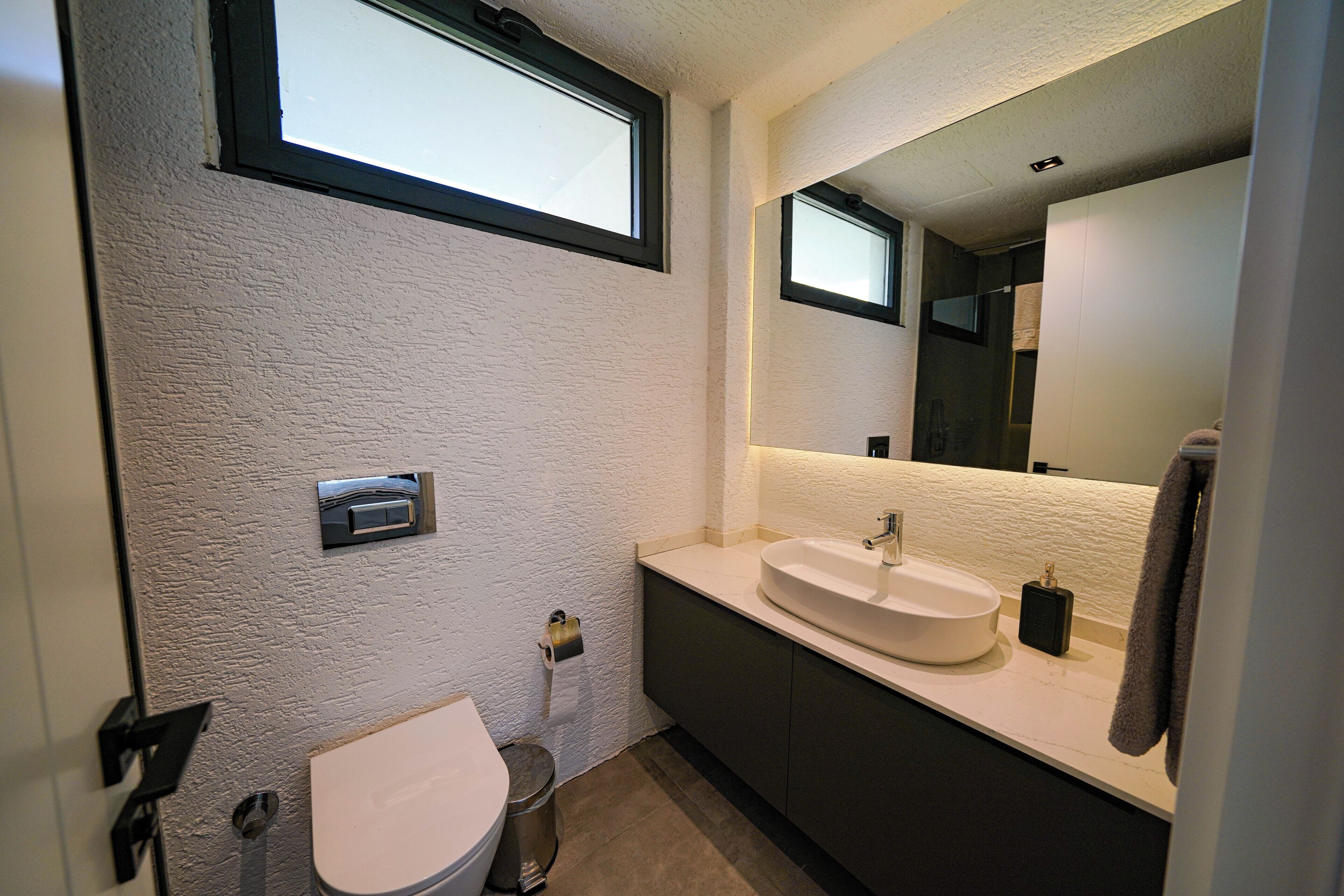 4 soverom, strykejern/-brett og sengetøy