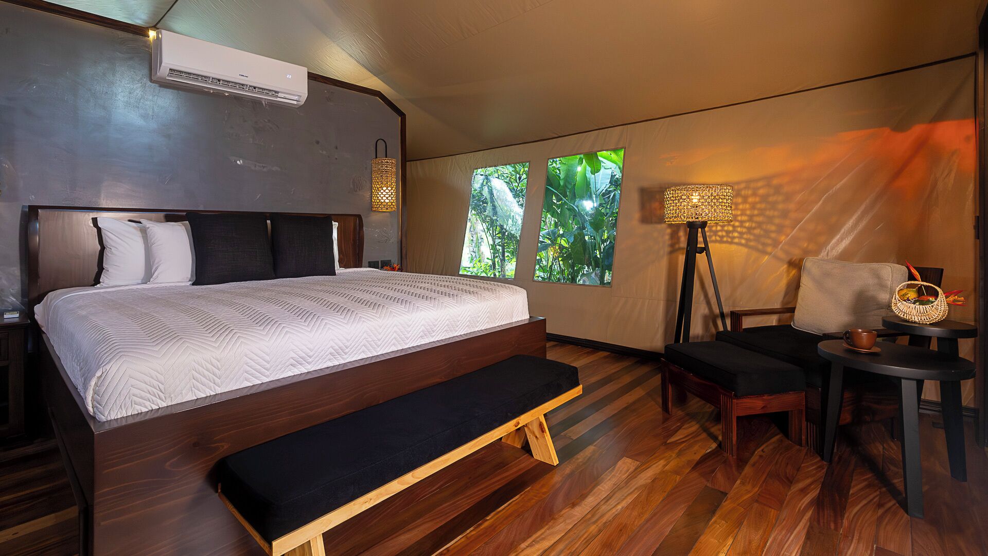 Luksustelt, balkong, fjellutsikt | 1 soverom, safe på rommet, wi-fi (inkludert) og sengetøy