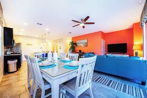 Interior - 5 bdrm5, ensuites, Pool, free Grill, Solterra4695

 (Davenport)