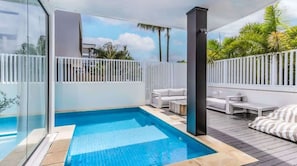Outdoor pool - Sandcastles- Pool and Sauna sleeps up to 14 (Casuarina)