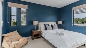 5 bedrooms, iron/ironing board, free WiFi, bed sheets