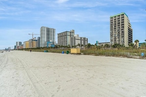 Beach nearby - Beachfront 1BR Condo with Stunning Views (Myrtle Beach)