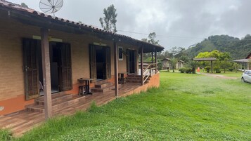 Quarto quádruplo, vista para o jardim | Wi-Fi de cortesia