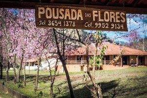 Fachada da propriedade