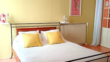 1 bedroom, iron/ironing board, WiFi, bed sheets