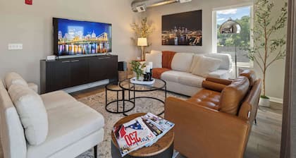 Modern Condo with Skyline View & Parking