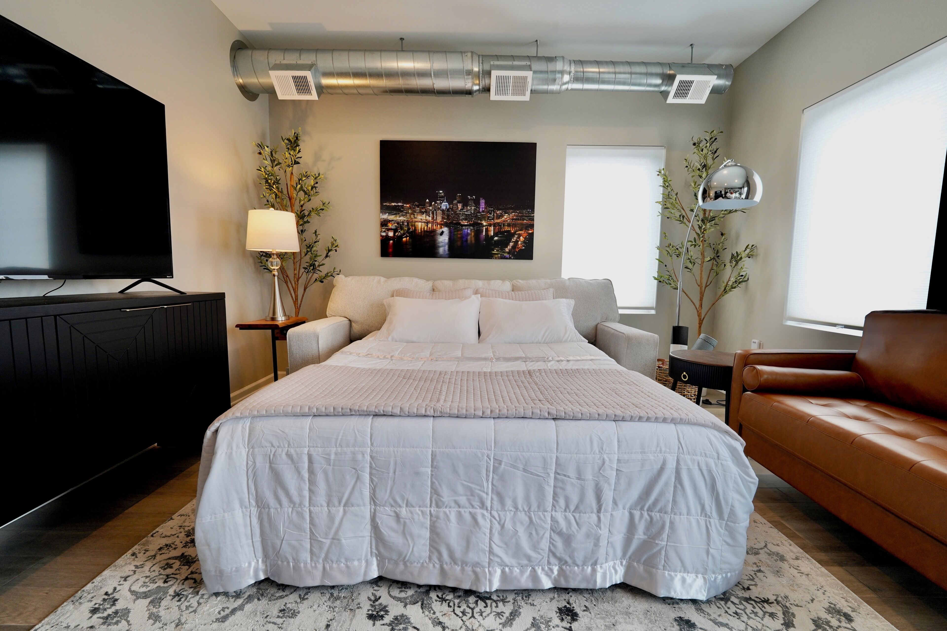 1 bedroom, desk, iron/ironing board, WiFi