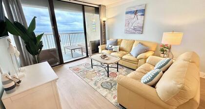 Stylish & Modern Ocean View Retreat on the Beach!
