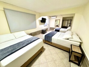 Habitación triple Deluxe | Escritorio y wifi gratis 