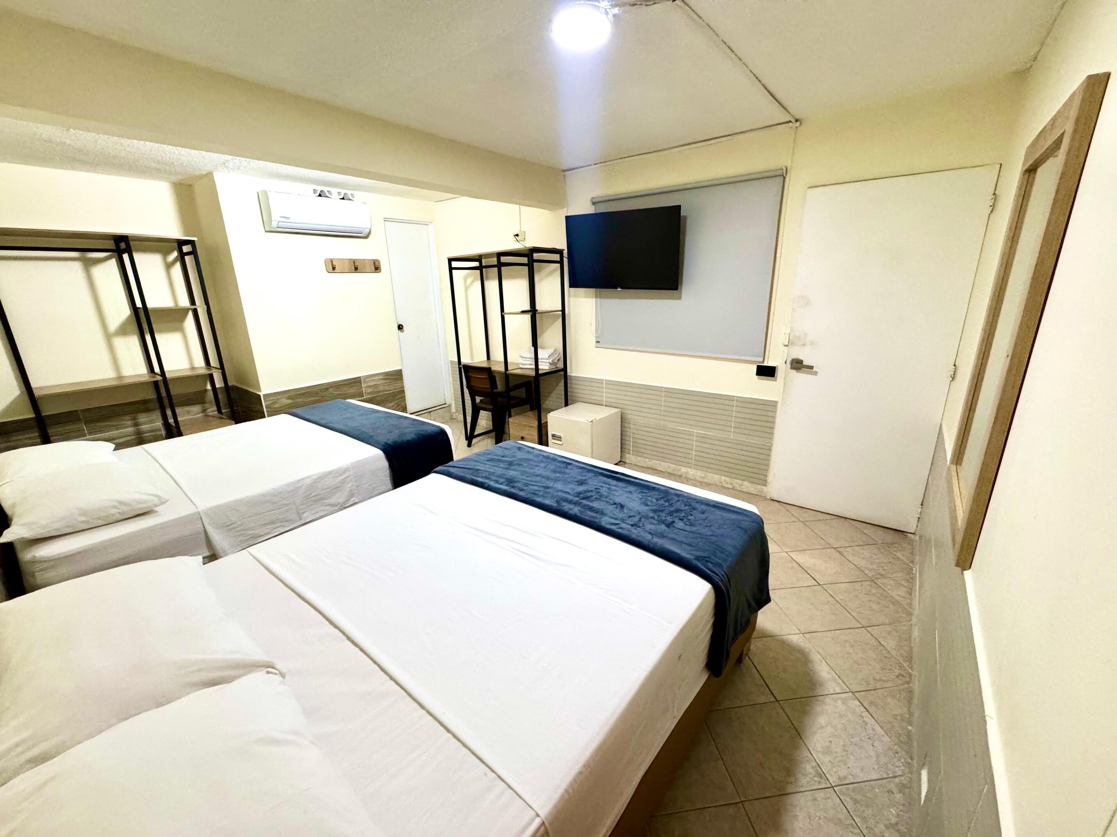 豪華四人房 | 書桌、免費無線上網