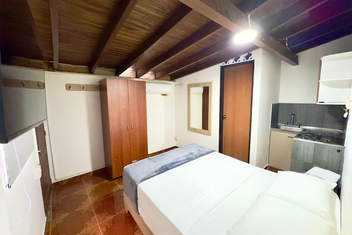 Escritorio y wifi gratis