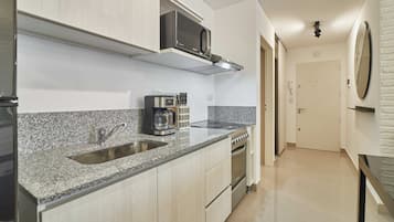 Superior Apartment, Balcony | Private kitchen | Microwave, oven, electric kettle, toaster