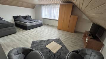3 bedrooms, WiFi, bed sheets