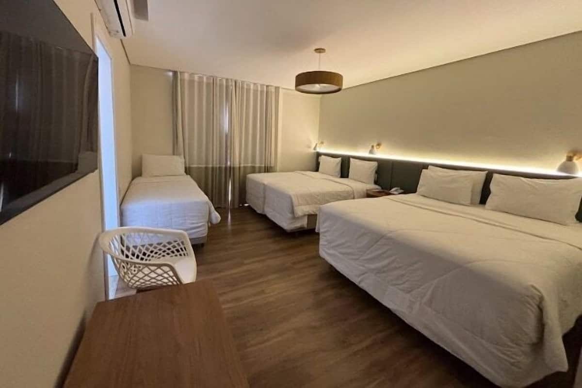 Suite Familia | 1 bedroom, in-room safe, laptop workspace, free WiFi