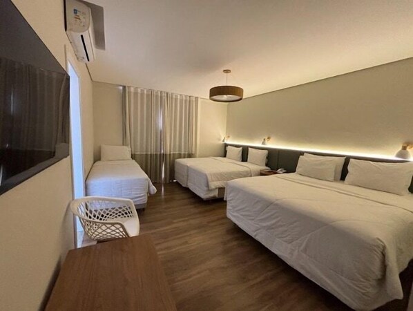 In-room safe, laptop workspace, free WiFi